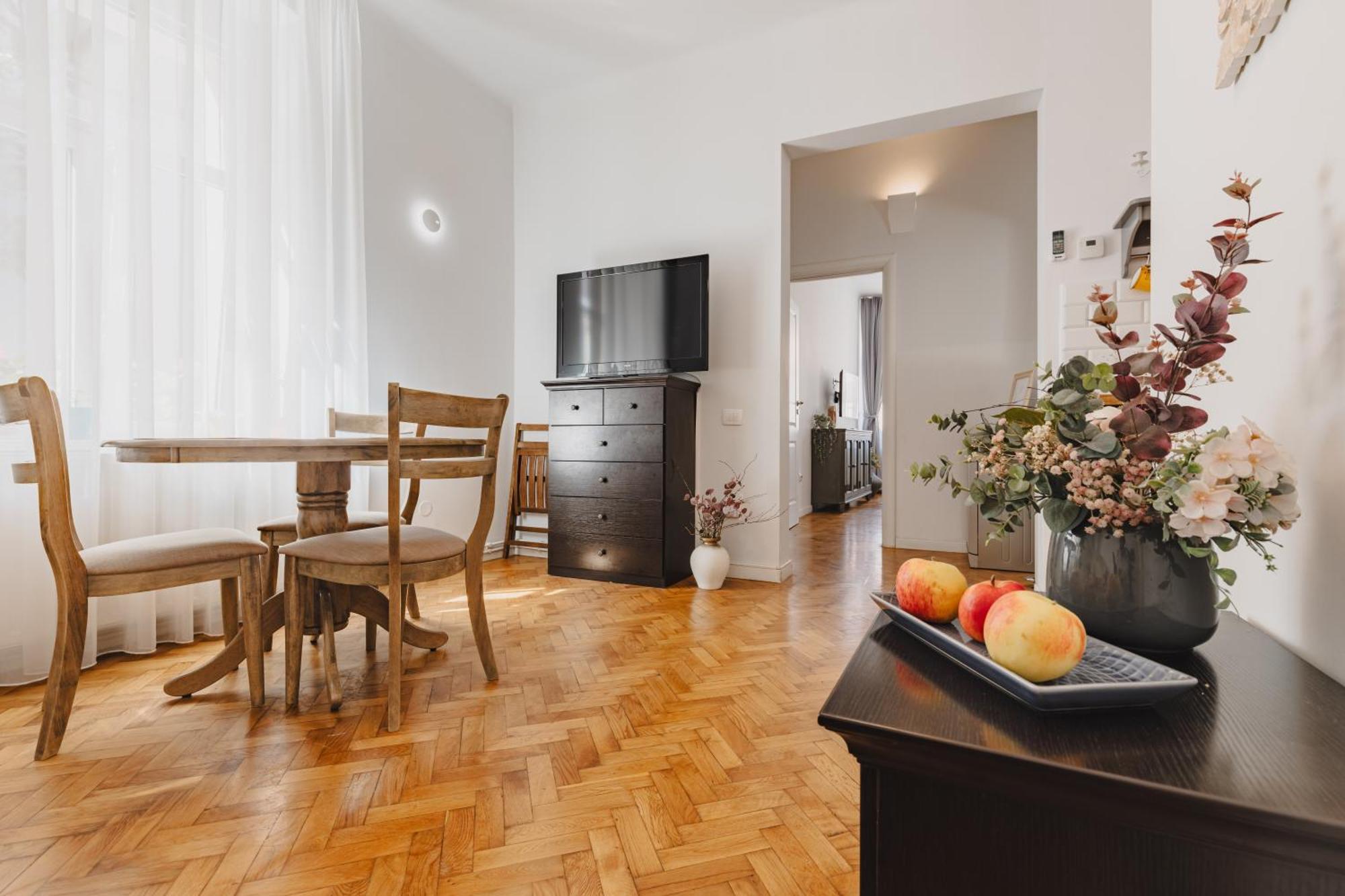 Albert Residence With Complimentary Parking Braşov Exterior foto